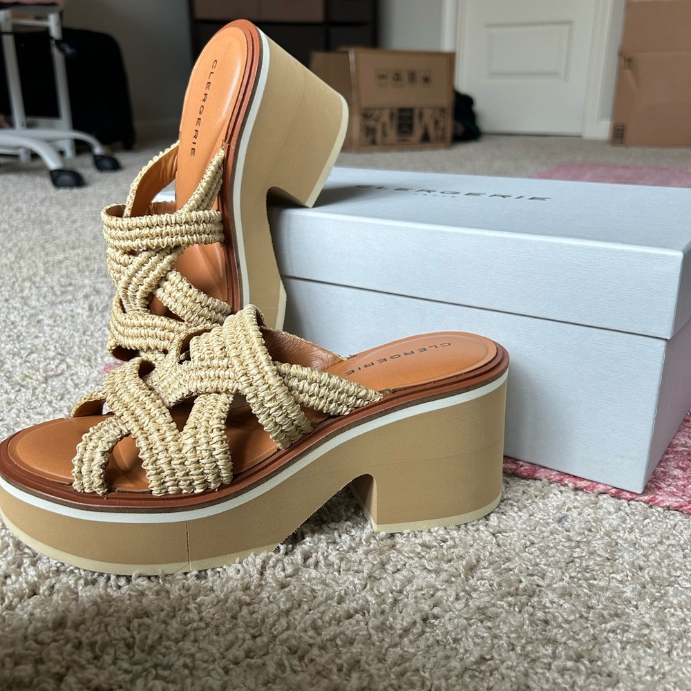 Robert Clergerie Tan Platform Shoes with Woven Design